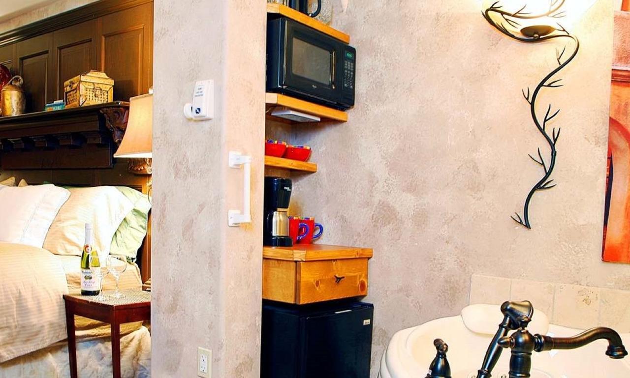 Prairieside Suites Luxury Bed & Breakfast Grandville Bagian luar foto